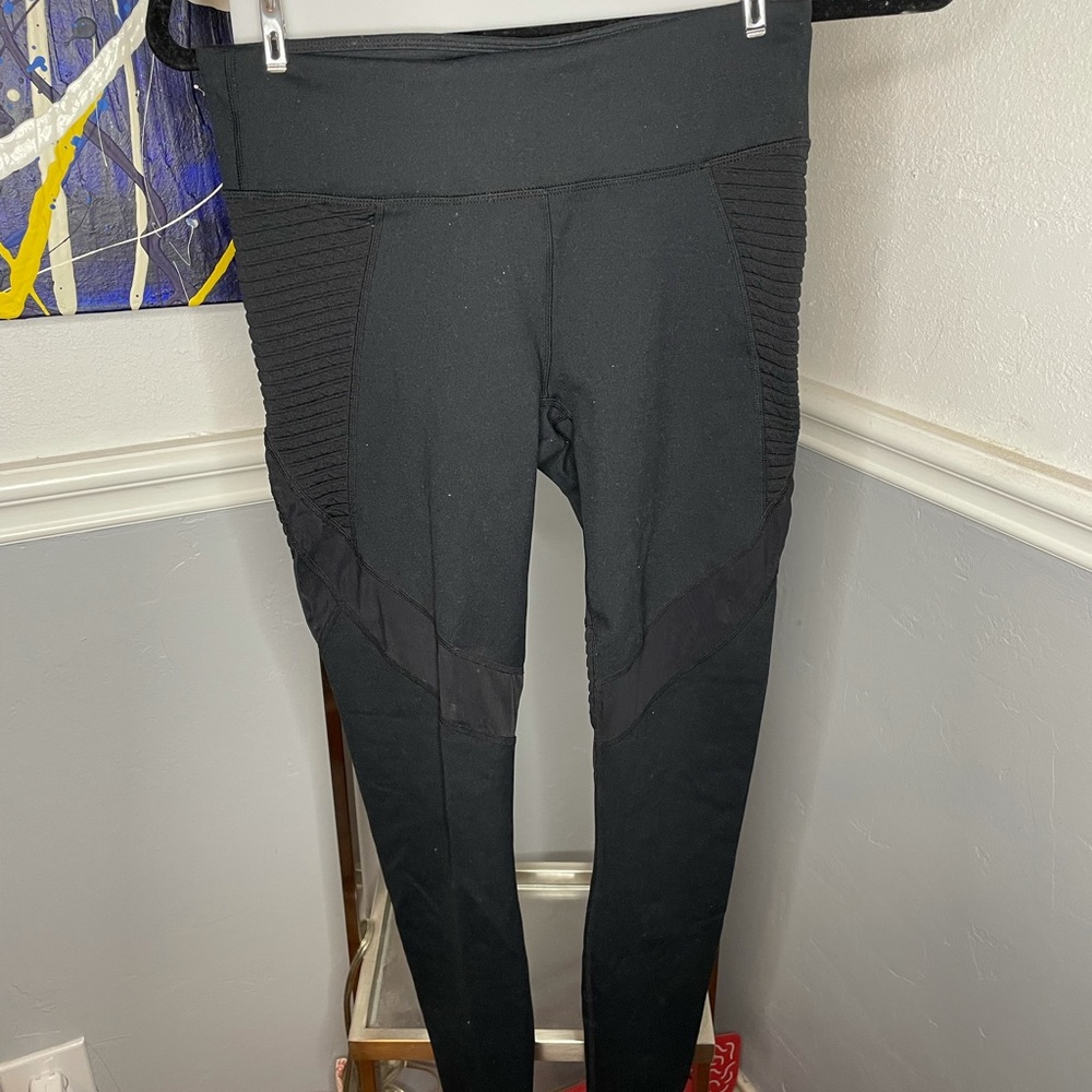 7/8 Fabletics moto leggings size XS